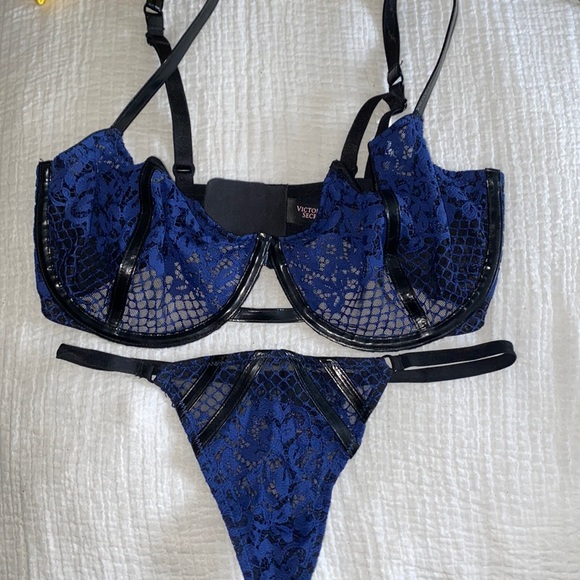 Very Sexy lace and faux leather balconet bra and matching panty - Picture 2 of 5